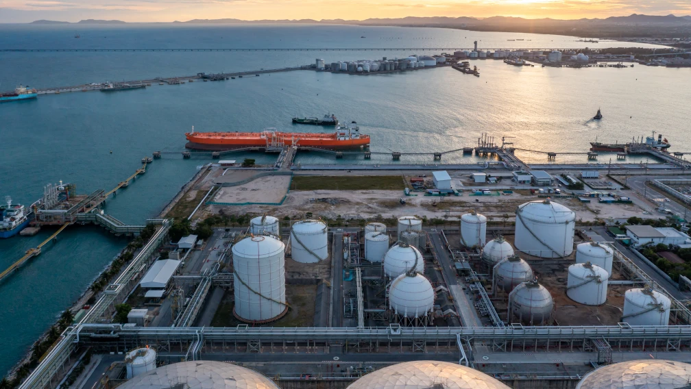 Baker Hughes Wins CP2 LNG Expansion Order, Lifting Demand for Pretreatment Media